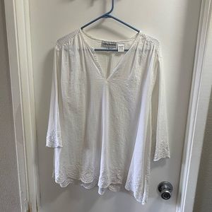 Woman’s Cathy Daniels top
